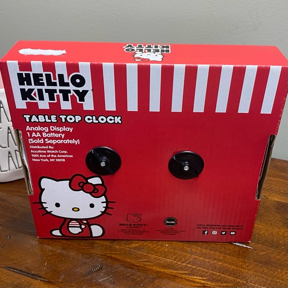 Hello Kitty Table Top Clock - Picture 2 of 8